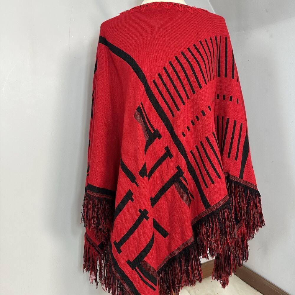 Kensie Red Black Southwestern Fringe Poncho Sweater Reversible Shawl Holiday O/S - Picture 4 of 11